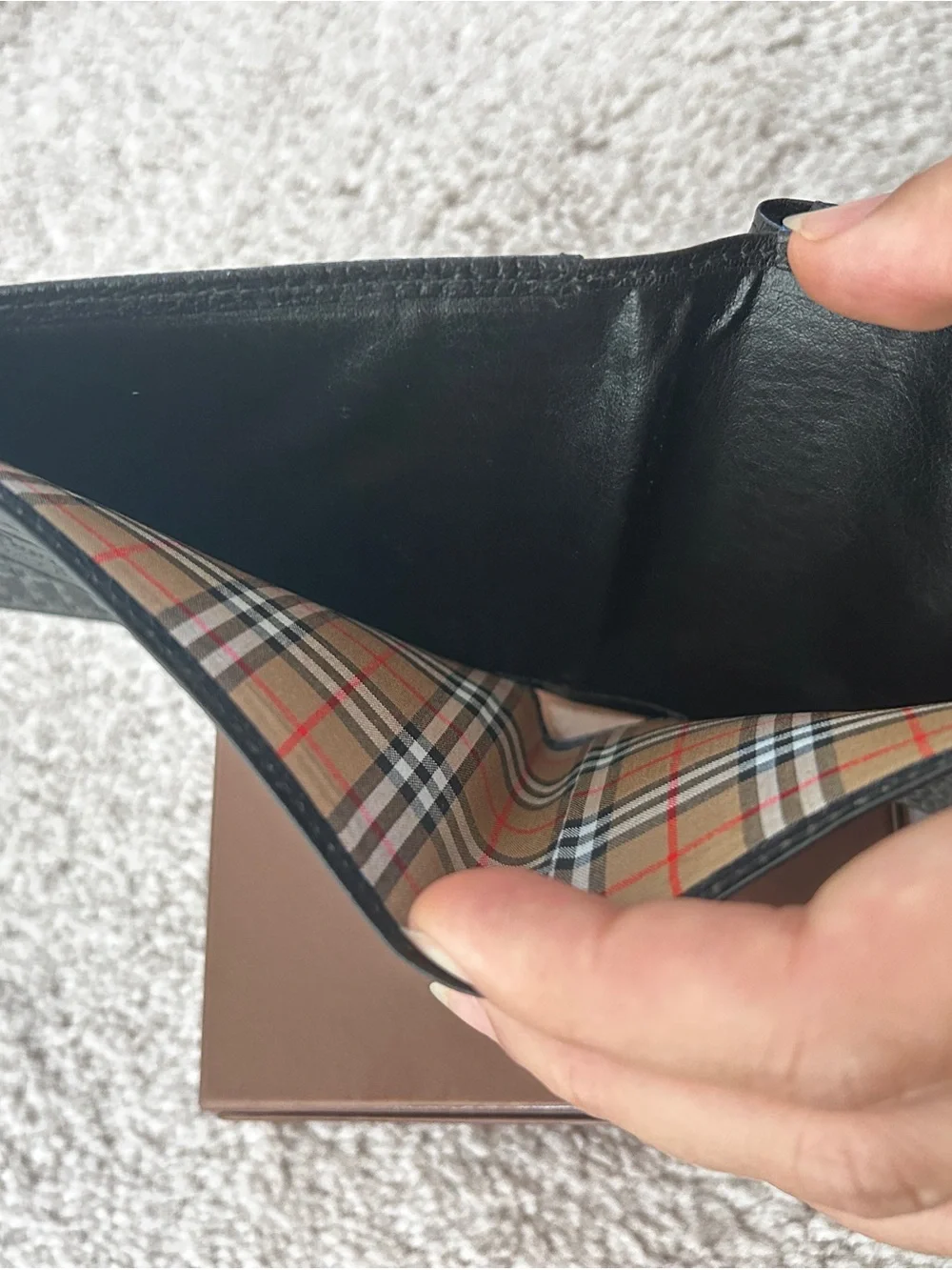 Burberry Black Textured Leather Men's Wallet with Signature Detail